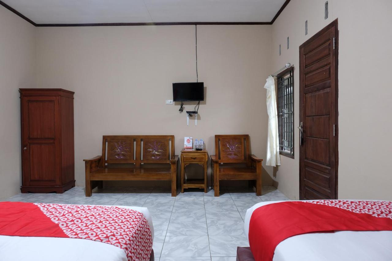 Vaccinated Staff - OYO 1851 Homestay Joss Tanjungbinga Exterior foto