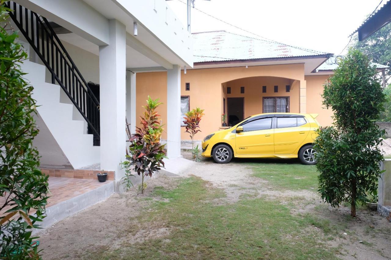 Vaccinated Staff - OYO 1851 Homestay Joss Tanjungbinga Exterior foto